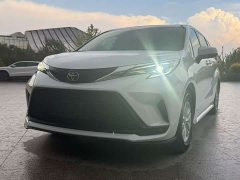 Toyota Gravia 2.5L Hybrid Comfort Edition - photo 1