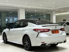 Toyota Camry 2.0S Sharp Luxury Edition - photo 5