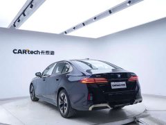 BMW 5 Series 530Li Premier M Sport Package - ფოტო 16