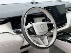 Volvo EM90 Ultra Six-Seater - photo 11