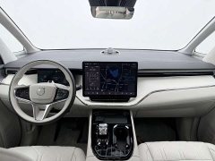 Volvo EM90 Ultra Six-Seater - photo 15