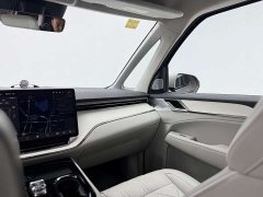 Volvo EM90 Ultra Six-Seater - photo 17
