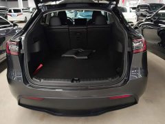 Tesla Model Y Rear-Wheel Drive - ფოტო 4