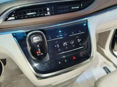Buick GL8 Land Official Business Class 652T Comfort Edition - фото 11