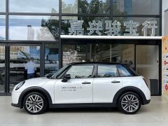 BMW MINI 1.5T COOPER Artist - ფოტო 3
