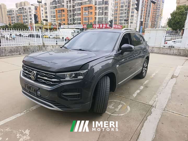 Volkswagen Taos 280TSI FWD Luxury Smart Connected Edition