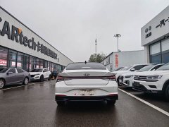 Hyundai Elantra 1.5L CVT Luxury - ფოტო 10