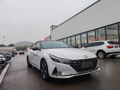 Hyundai Elantra 1.5L CVT Luxury - ფოტო 3