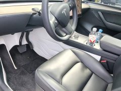 Tesla Model Y Standard Range RWD - photo 5
