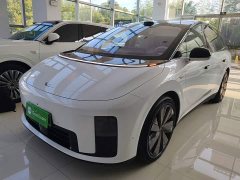 Li Auto i8 Standard Edition - photo 1