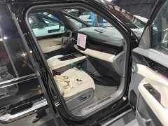 Zeekr 009 Six-Seat Executive AWD 108kWh - ფოტო 8