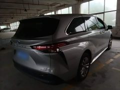 Toyota Sienna 2.5L Hybrid Comfort Edition - фото 6