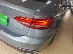Volkswagen Lavida 1.5L Automatic Five Million Edition - ფოტო 7