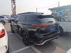 Toyota Crown Venza 2.5L HEV AWD Premium - фото 4