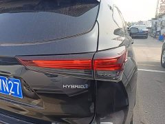 Toyota Crown Venza 2.5L HEV AWD Premium - фото 7