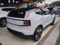 Volvo EX30 Rear-Wheel Drive Extended Range Ultra - ფოტო 6