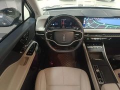 Lincoln Explorer 2.0T Two-Wheel Drive Premium - ფოტო 10