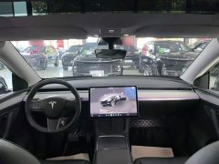 Tesla Model Y Rear-Wheel Drive - photo 9