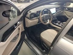 BYD Qin PLUS Glory Edition DM-i 55KM Leading - ფოტო 15