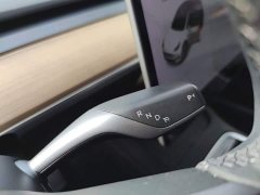 Tesla Model Y Standard Range RWD - ფოტო 13