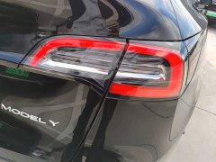 Tesla Model Y Standard Range RWD - ფოტო 7