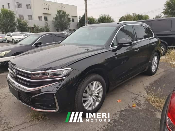 Volkswagen Touareg Facelift 2.0TSI Sharp Shadow Edition - автомобиль из Китая