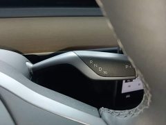 Tesla Model Y Standard Range RWD - ფოტო 13