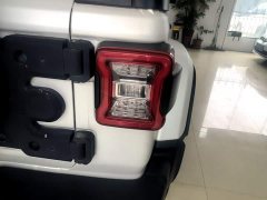 Jeep Wrangler New Energy Four-Door 2.0T 4xe Sahara - фото 7