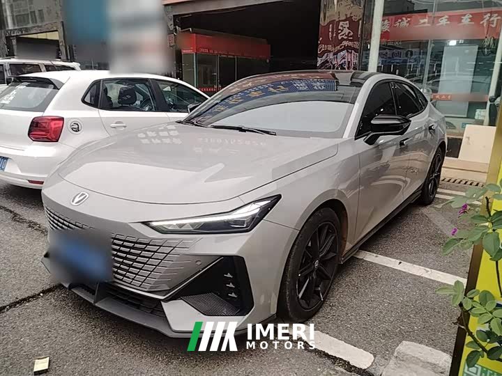 Changan UNI-V 1.5T Deluxe - ავტომობილი ჩინეთიდან