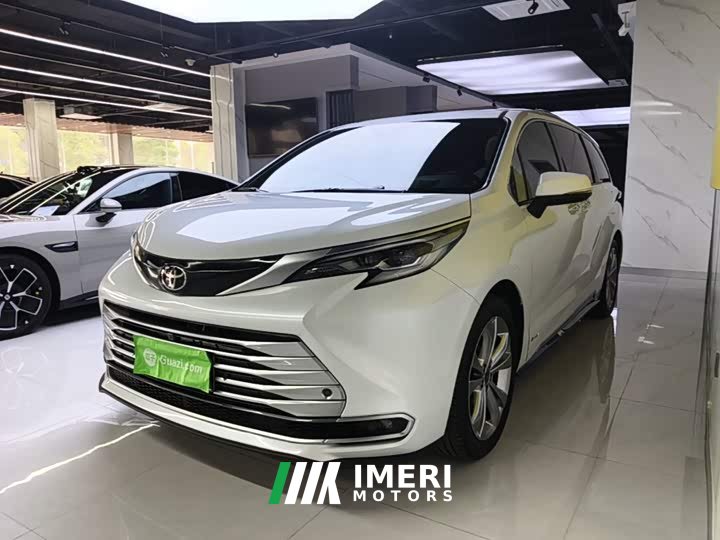 Toyota Sienna 2.5L Hybrid Platinum Edition