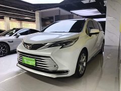 Toyota Sienna 2.5L Hybrid Platinum Edition - фото 1
