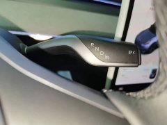 Tesla Model Y Rear-Wheel Drive - ფოტო 13