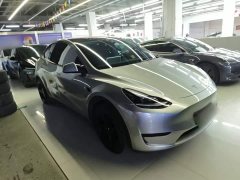 Tesla Model Y Rear-Wheel Drive - ფოტო 3