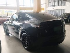 Tesla Model Y Rear-Wheel Drive - ფოტო 4