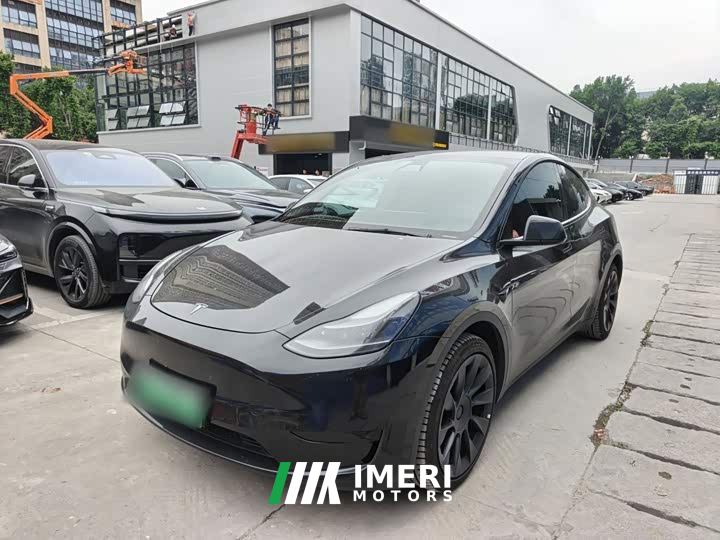 Tesla Model Y Rear-Wheel Drive
