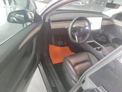 Tesla Model Y Standard Range RWD - photo 15