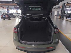 Tesla Model Y Rear-Wheel Drive - ფოტო 18