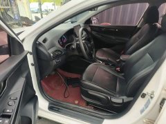 Hyundai Elantra 1.6L Automatic GL Deluxe Edition - ფოტო 15