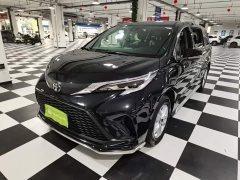 Toyota Gravia 2.5L Hybrid Comfort Edition - фото 1