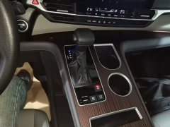 Toyota Gravia 2.5L Hybrid Comfort Edition - фото 13