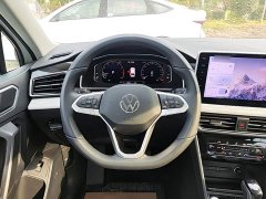Volkswagen Tiguan L Outstanding Edition 300TSI Automatic Two-Wheel Drive Dragon Ascendant Version - фото 10