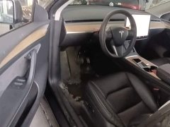 Tesla Model Y Standard Range RWD - photo 15