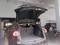 Tesla Model Y Standard Range RWD - photo 18