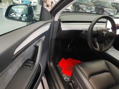 Tesla Model Y Rear-Wheel Drive - ფოტო 15