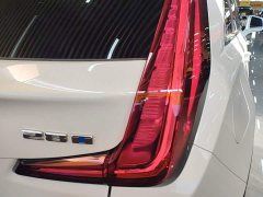 Cadillac XT4 28T FWD Luxury - photo 7