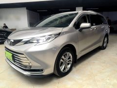 Toyota Sienna 2.5L Hybrid Premium Edition - фото 1