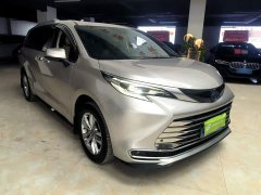Toyota Sienna 2.5L Hybrid Premium Edition - фото 3