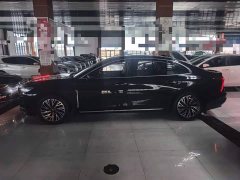 FAW Red Flag H5 2.0T Automatic Smart Connected Flagship Comfort Edition - фото 6