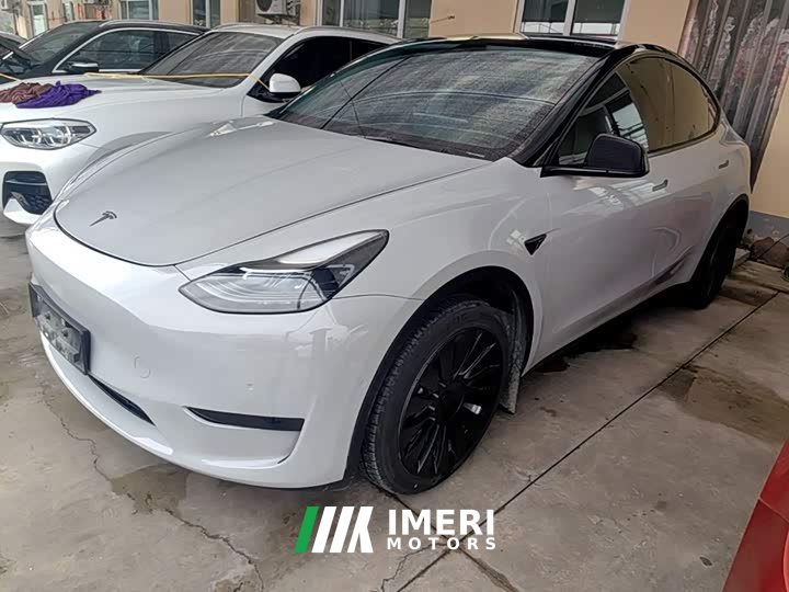 Tesla Model Y Facelift Rear-Wheel Drive