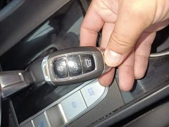Hyundai Elantra 1.5L CVT Luxury - фото 8
